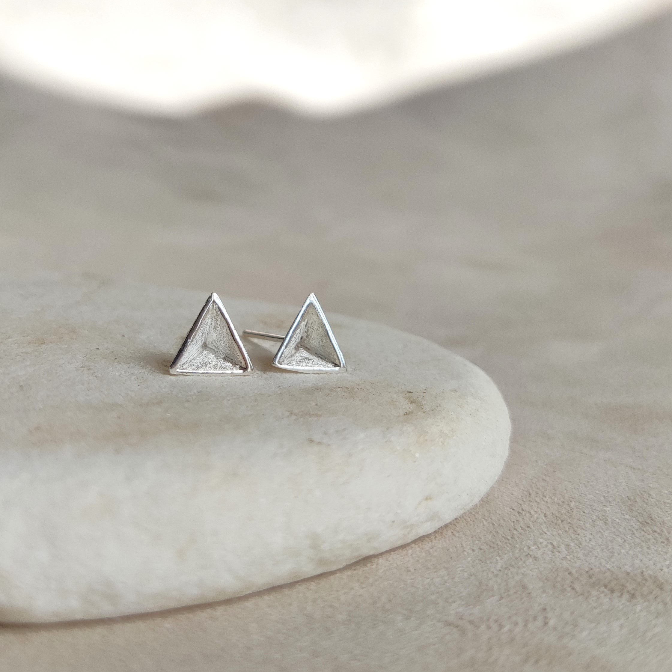 Orecchini A Triangolo Geo Elli | Argento 925 Fatti A Mano | Gioielli Minimal Con Certificato Di Autenticità
